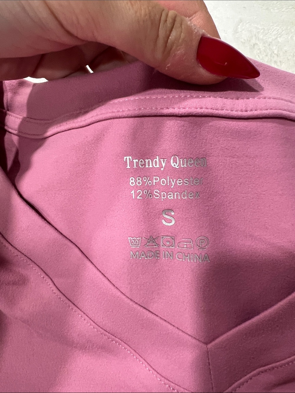 Trendy Queen Women's Pink V-Neck Short Sleeve Top - Picture 2 of 7